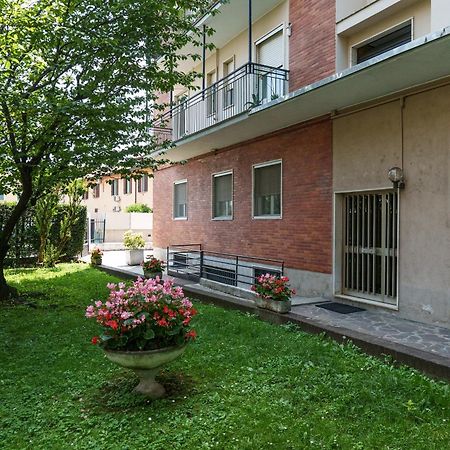 Appartamento Duomo/Linate Parcheggi Gratis E Tram Sotto Casa Milano Esterno foto